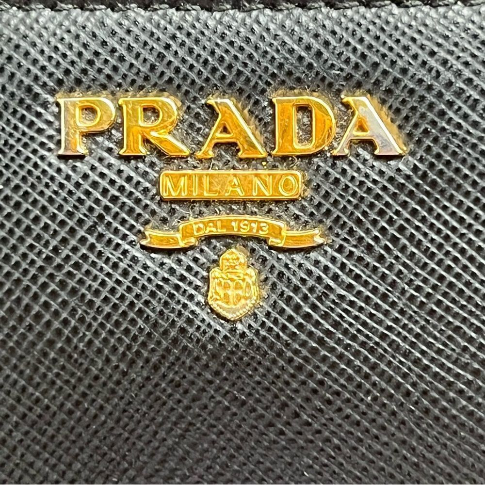 Prada Black Saffiano Leather Wallet Classic Luxury Piece - Picture 6 of 11